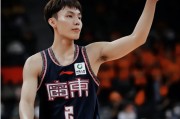 11投全中！15岁2.07米新星来袭，朱芳雨盯了三年的孩子，正在长大